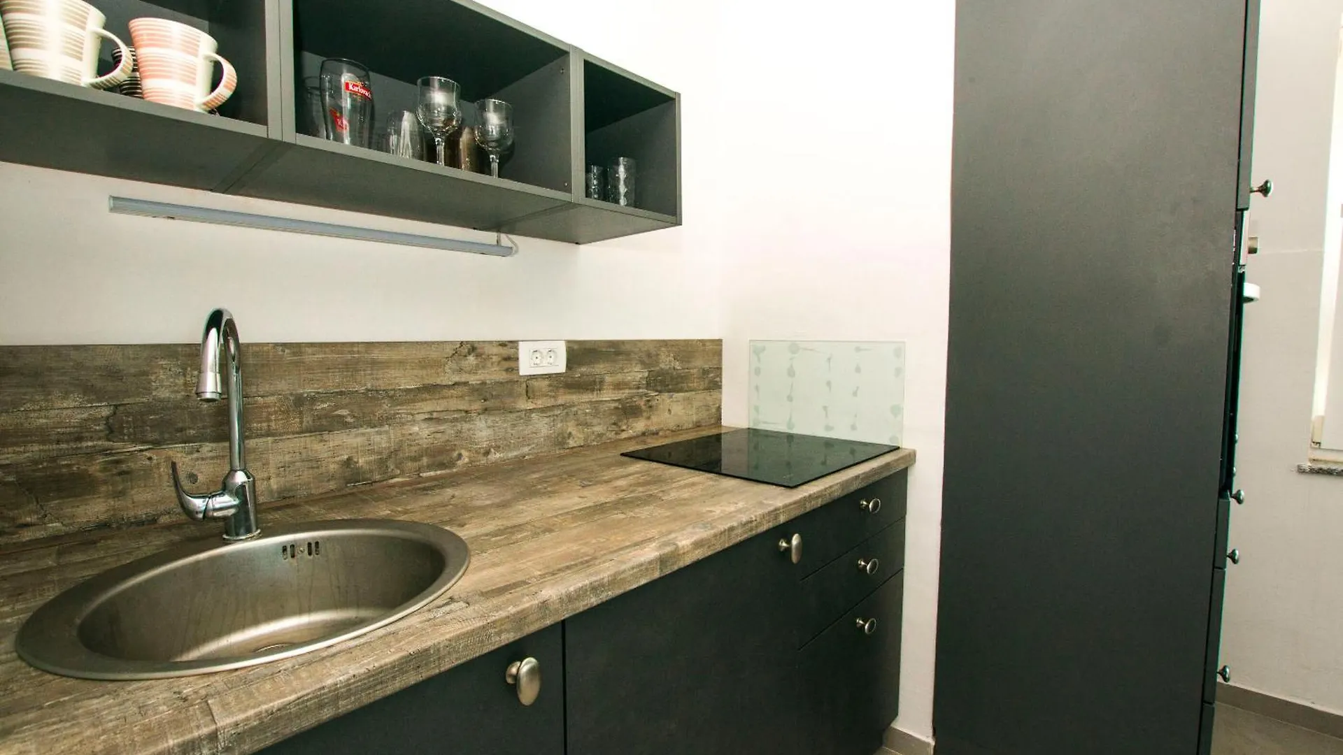 Apartments More 0*, Kozino Croatia